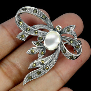 925 Sterling Silver Brooch Oval Mother Of Pearl 8x6mm Marcasite Gemstone Jewelry